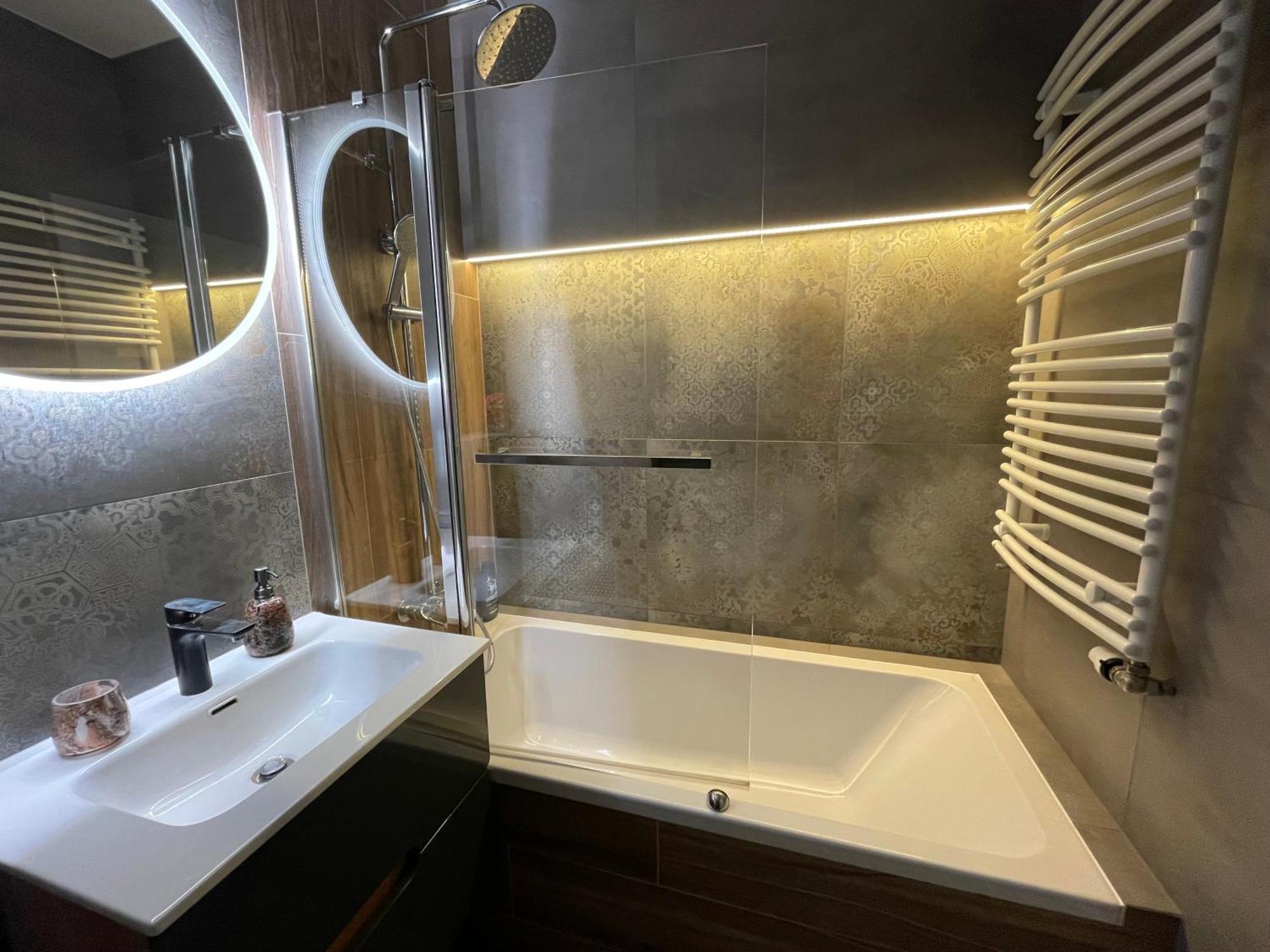 Essence Lux Apartment, Free Parking, Self Check-in 24h *